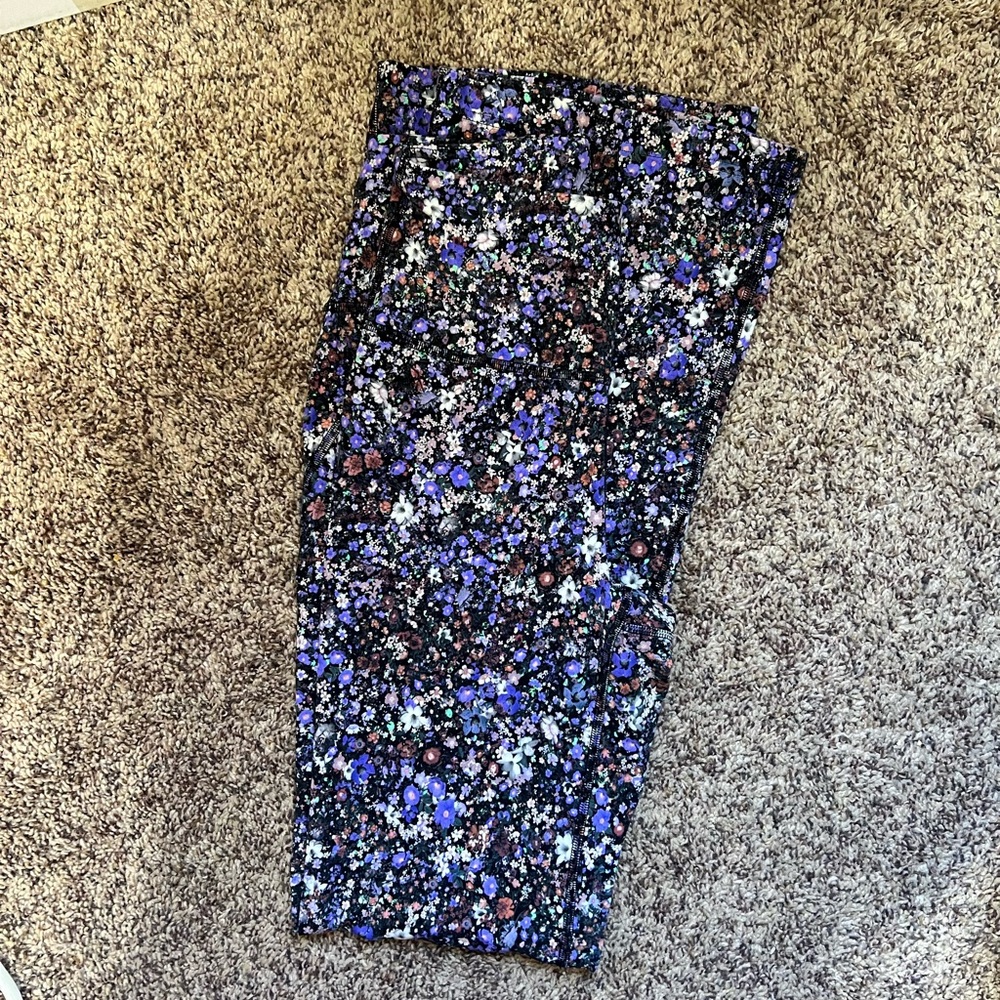 Lululemon groove flare legging size 6